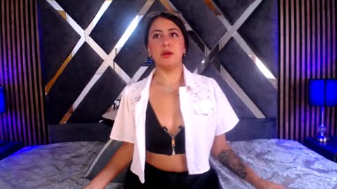 Isa online show from February 8, 3:42 pm