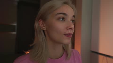 ileanacampbel online show from December 8, 3:24 pm