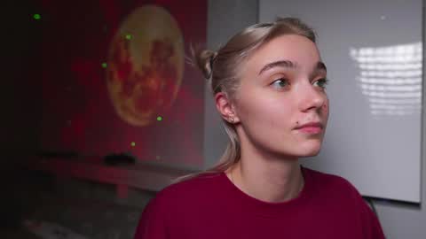 ileanacampbel online show from December 9, 7:50 am