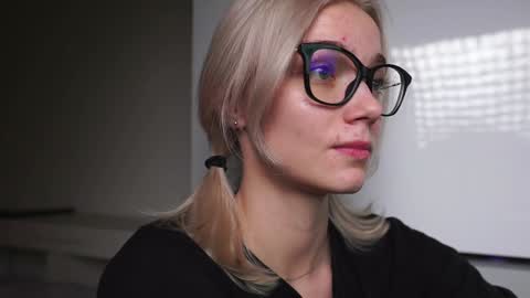 ileanacampbel online show from December 12, 7:52 am