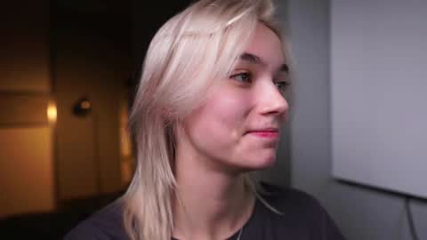 ileanacampbel online show from December 19, 2:13 pm