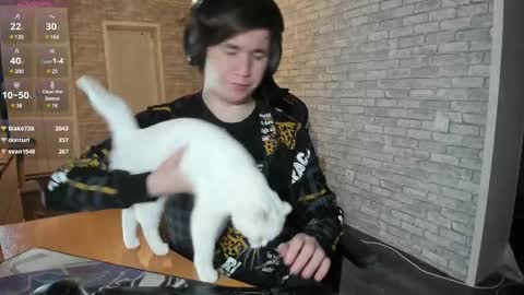 Snapshot of iliaskrislove chatting on March 6, 12:43 am iliaskris online show from March 6, 12:43 am