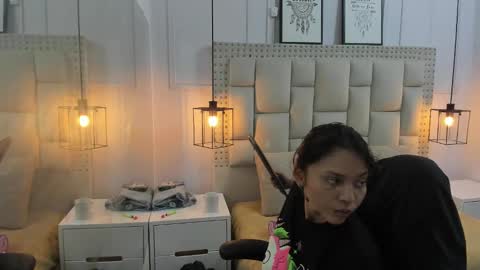 ILY   online show from December 17, 1:29 am