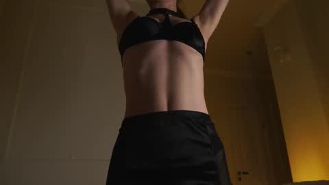 Snapshot of illona_harriss chatting on October 23, 4:28 pm illona_harriss online show from October 23, 4:28 pm