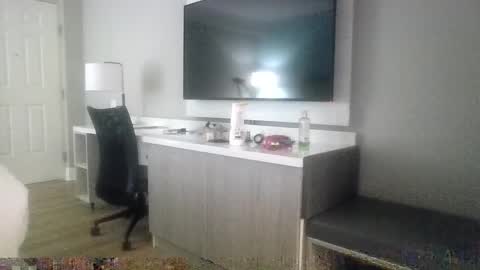 illuminatiheadspace1 online show from September 20, 1:50 am