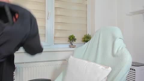 D-Illusion online show from December 18, 3:33 pm