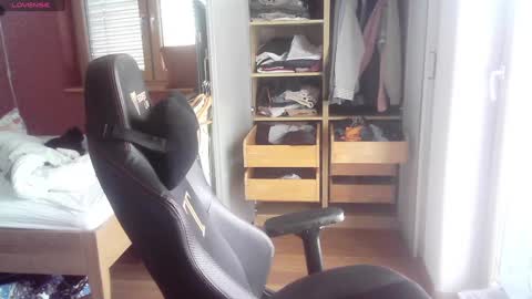 iloveyoutoo2000 online show from January 3, 11:25 am