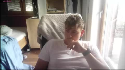 iloveyoutoo2000 online show from October 4, 11:41 am