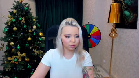 Snapshot of im__youre_sunshine chatting on December 26, 7:49 pm Roxy online show from December 26, 7:49 pm