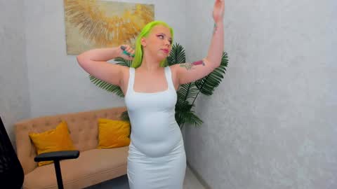 Snapshot of im__youre_sunshine chatting on January 10, 11:29 pm Roxy online show from January 10, 11:29 pm