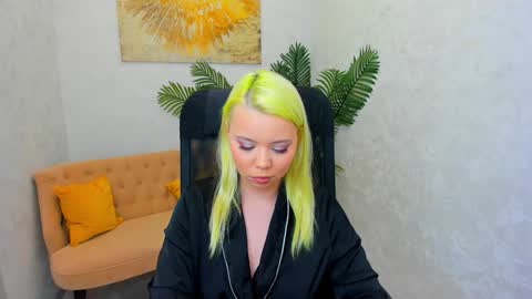 Snapshot of im__youre_sunshine chatting on January 23, 2:23 am Roxy online show from January 23, 2:23 am