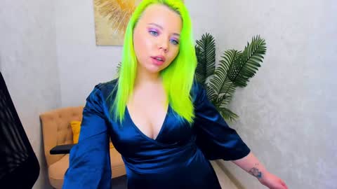 Snapshot of im__youre_sunshine chatting on February 1, 12:40 am Roxy online show from February 1, 12:40 am