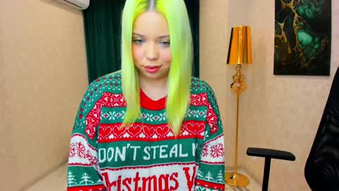 Snapshot of im__youre_sunshine chatting on February 6, 12:11 am Roxy online show from February 6, 12:11 am