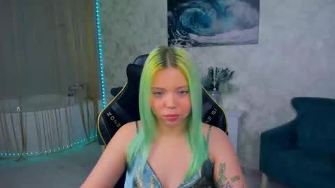 Snapshot of im__youre_sunshine chatting on October 5, 7:23 pm Roxy online show from October 5, 7:23 pm