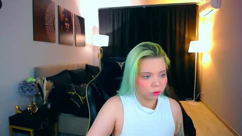 Snapshot of im__youre_sunshine chatting on October 6, 7:33 pm Roxy online show from October 6, 7:33 pm