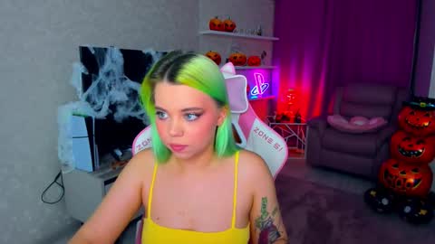 Snapshot of im__youre_sunshine chatting on October 30, 5:35 pm Roxy online show from October 30, 5:35 pm