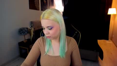 Snapshot of im__youre_sunshine chatting on November 23, 6:19 pm Roxy online show from November 23, 6:19 pm