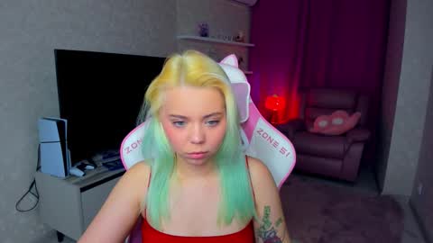 Snapshot of im__youre_sunshine chatting on November 24, 7:24 pm Roxy online show from November 24, 7:24 pm