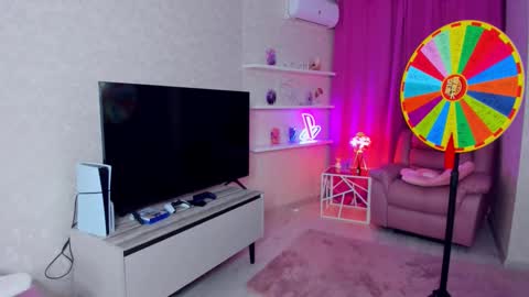 Snapshot of im__youre_sunshine chatting on December 4, 8:28 pm Roxy online show from December 4, 8:28 pm