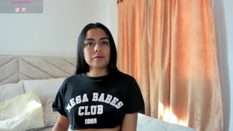 Snapshot of im_amber_ chatting on December 5, 1:06 pm amber online show from December 5, 1:06 pm