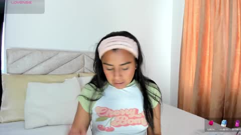 Snapshot of im_amber_ chatting on January 8, 1:09 pm amber online show from January 8, 1:09 pm