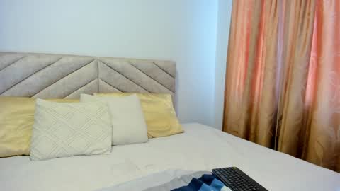 Snapshot of im_amber_ chatting on January 13, 12:35 pm amber online show from January 13, 12:35 pm