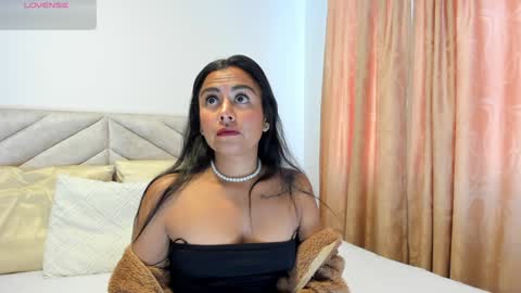 Snapshot of im_amber_ chatting on January 14, 12:35 pm amber online show from January 14, 12:35 pm