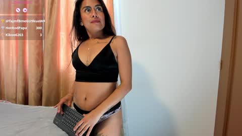 Snapshot of im_amber_ chatting on January 17, 4:15 pm amber online show from January 17, 4:15 pm