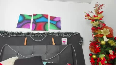 Angela online show from December 28, 8:15 pm