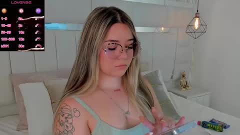 DAHLIA online show from January 17, 8:55 pm