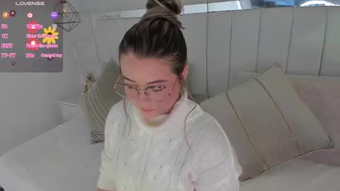 DAHLIA online show from January 25, 2:03 pm