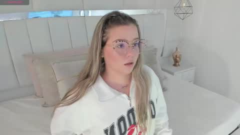 DAHLIA online show from February 22, 7:58 pm