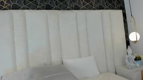 DAHLIA online show from November 9, 4:49 pm