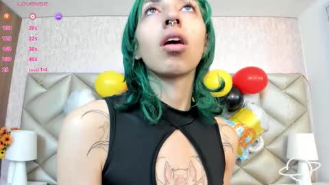  Im Gaia online show from September 25, 12:31 pm