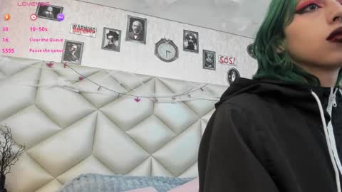  Im Gaia online show from October 26, 12:33 pm