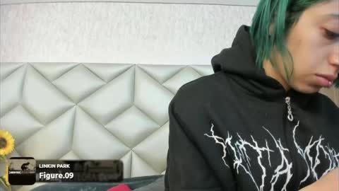  Im Gaia online show from November 23, 12:05 pm