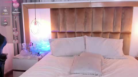 Anna  online show from December 18, 3:00 pm