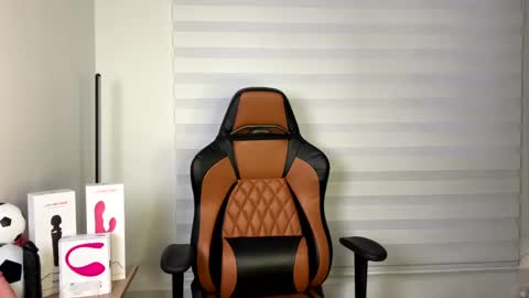 Laia online show from January 15, 11:00 am