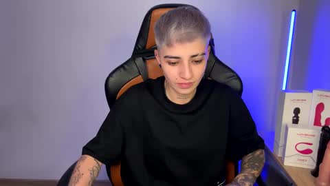 Laia online show from January 25, 3:30 am