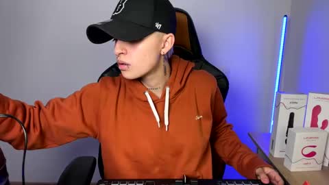 Laia online show from January 28, 12:57 am