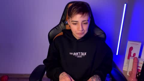 Laia online show from February 26, 5:09 am