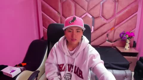 Snapshot of im_mathias chatting on January 19, 9:33 am mathias online show from January 19, 9:33 am