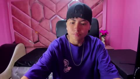 Snapshot of im_mathias chatting on January 29, 6:43 am mathias online show from January 29, 6:43 am