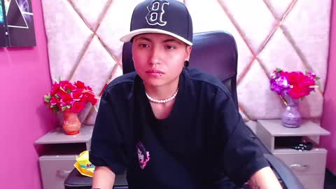 Snapshot of im_mathias chatting on January 31, 6:02 am mathias online show from January 31, 6:02 am