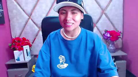 Snapshot of im_mathias chatting on February 4, 8:56 am mathias online show from February 4, 8:56 am