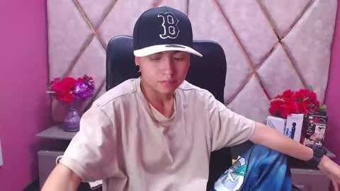 Snapshot of im_mathias chatting on February 15, 6:44 am mathias online show from February 15, 6:44 am