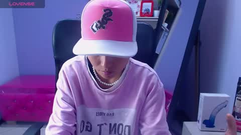 Snapshot of im_mathias chatting on March 7, 2:25 am mathias online show from March 7, 2:25 am