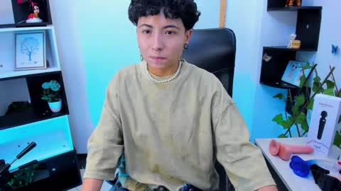 Snapshot of im_mathias chatting on November 22, 2:10 am mathias online show from November 22, 2:10 am