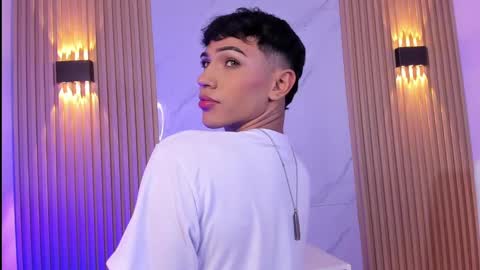 im_sebaslopez online show from January 19, 1:55 pm