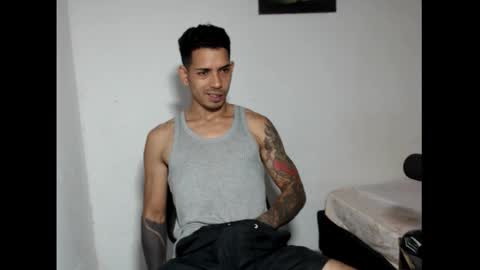 im_taylor24 online show from December 3, 10:30 pm